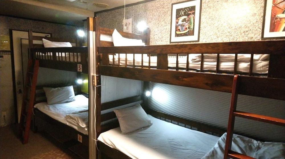 Family & Bakpak Tokyo Hostel Екстериор снимка
