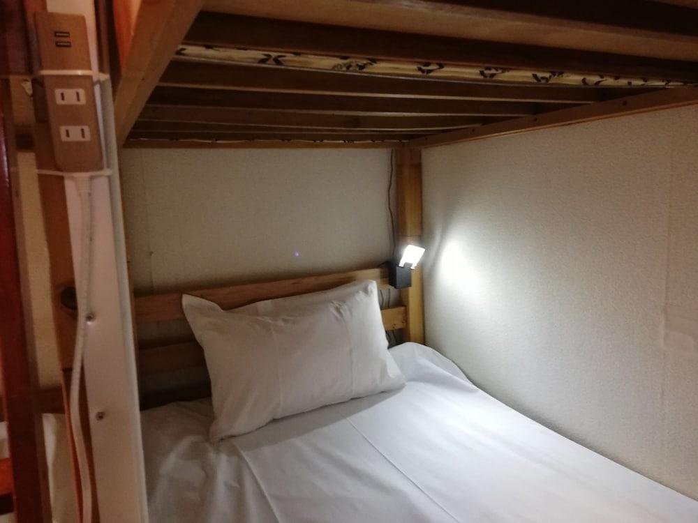 Family & Bakpak Tokyo Hostel Екстериор снимка