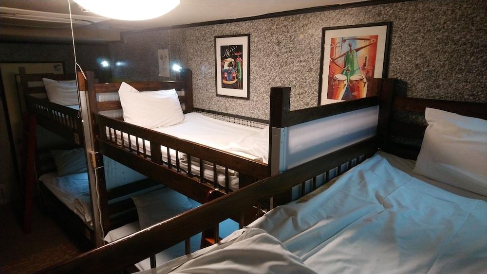 Family & Bakpak Tokyo Hostel Екстериор снимка