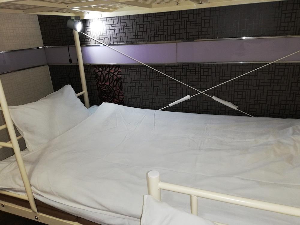Family & Bakpak Tokyo Hostel Екстериор снимка