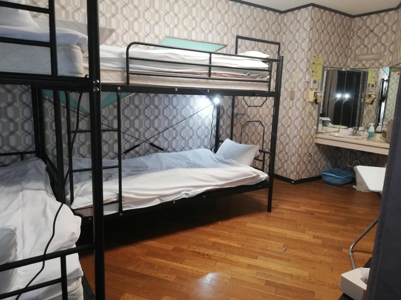 Family & Bakpak Tokyo Hostel Екстериор снимка