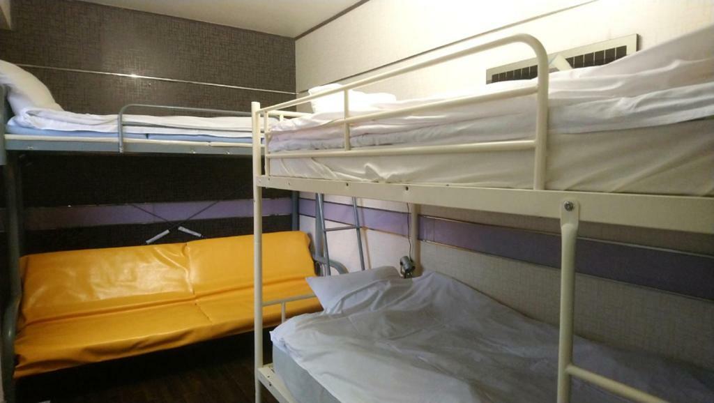 Family & Bakpak Tokyo Hostel Екстериор снимка